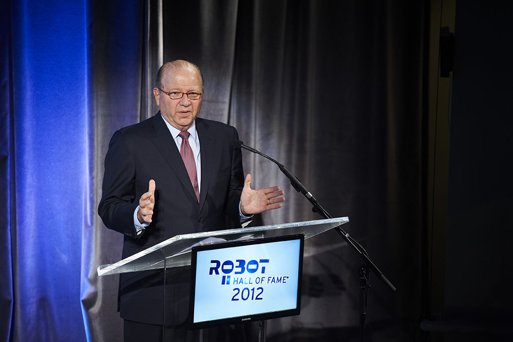 Jared L. Cohon, president of Carnegie Mellon University, began the 2012 inductions by announcing that Aldebaran Robotics’ NAO humanoid robot was chosen for the Robot Hall of Fame’s Education category.