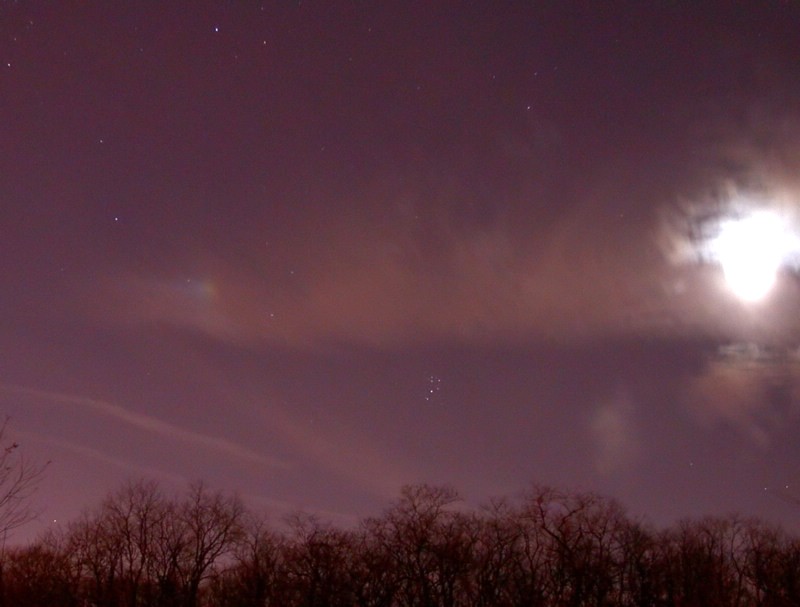 19:14 EST.  A moondog to the left of the eclipsed moon.  8 seconds, ISO 400.